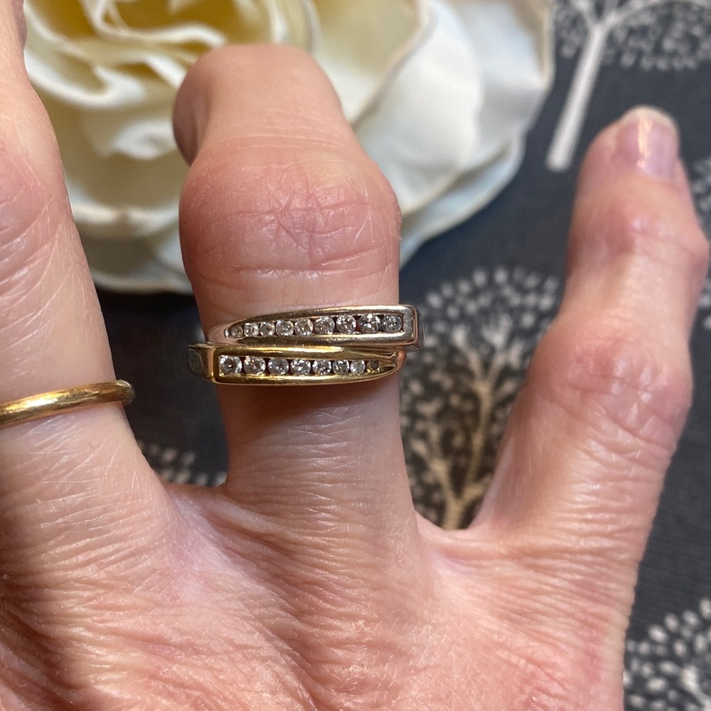 Elegant Two Tone Split 14K Gold Ring